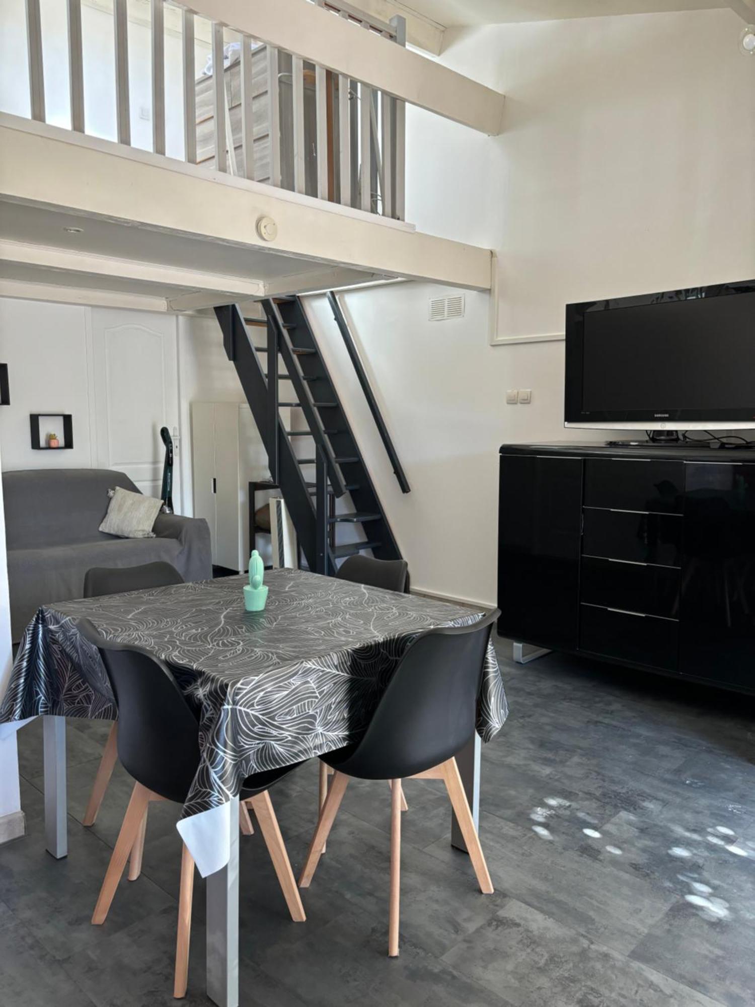 Appart. 4 pers a 6 Kms de Cassis avec acces piscine Roquefort-la-Bédoule Extérieur photo